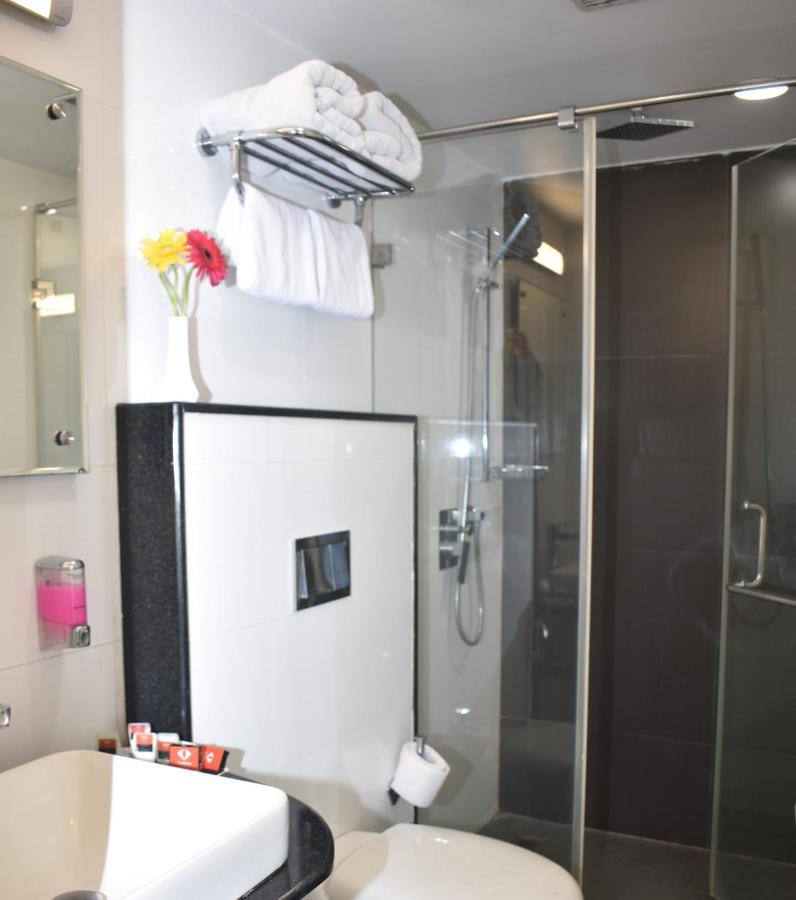 Hotel Vivana Visakhapatnam Bagian luar foto